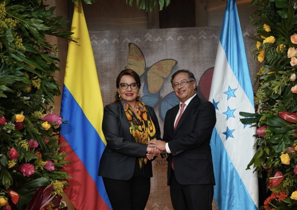 Xiomara Castro y Gustavo Petro fortelecen relaciones diplomáticas tras históricos triunfos electorales