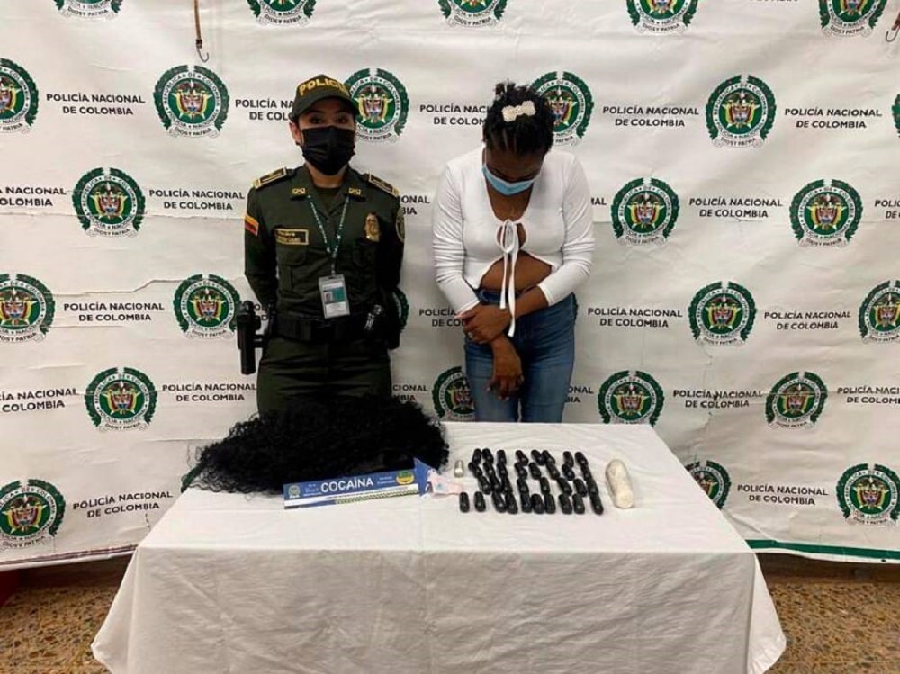 Capturan a dos mujeres colombianas que llevaban cocaína oculta en sus pelucas