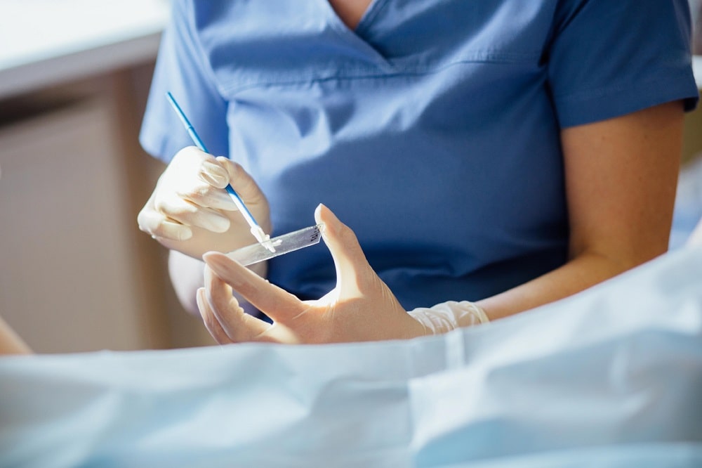 Expertos aseguran que mujeres mayores son sometidas a pruebas innecesarias de cuello uterino