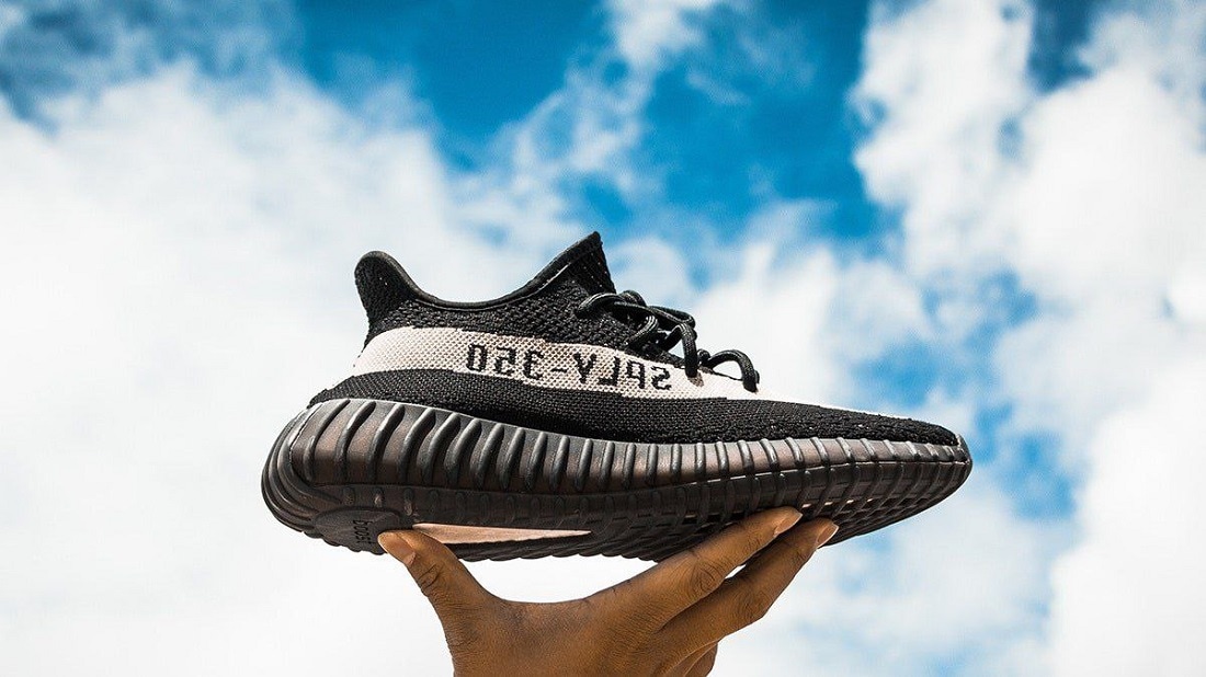 Adidas se queda con las zapatillas de Kanye West, valoradas en $500 millones