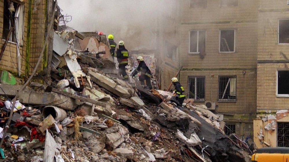 Ataque ruso a edificio en Dnipro deja 40 muertos, según Ucrania