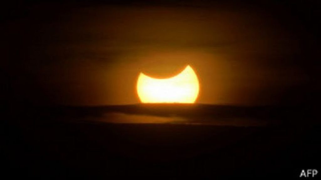 Un eclipse híbrido acompañado de una Luna Nueva, entre los fenómenos celestiales del 2023