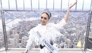 Miss Universo renuncia a su corona como la reina de los EEUU