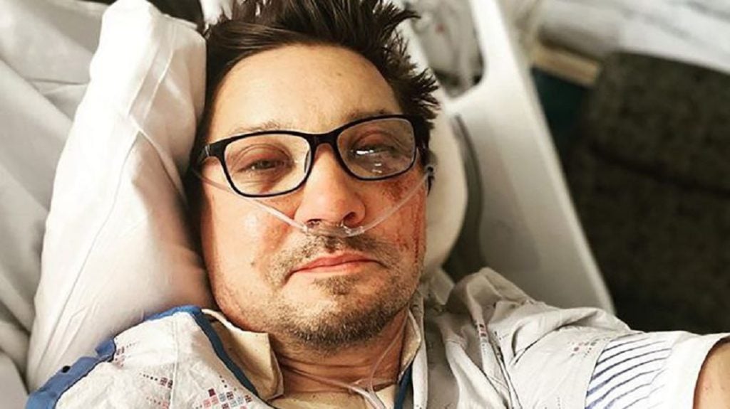 Jeremy Renner agradece desde el hospital los buenos deseos de sus fanáticos