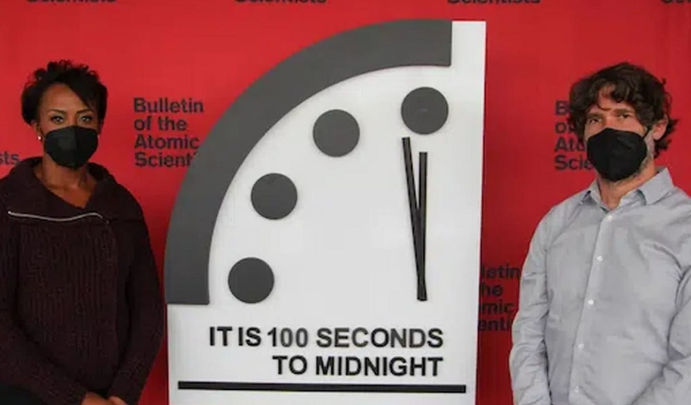 Científicos adelantan el Reloj del Juicio final indicando que estamos más cerca que nunca del Apocalipsis