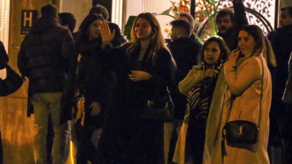 Clara Chía es víctima de “tormentos” en Kosmos: La obligan a escuchar la canción de Shakira