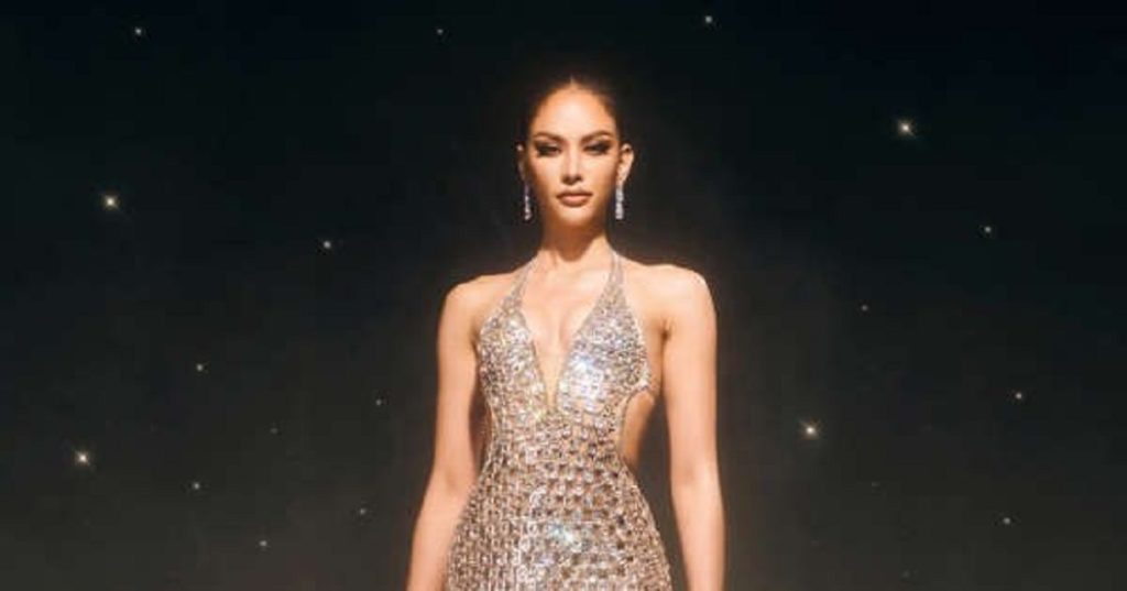 El vestido de tapas de latas de refrescos de Miss Tailandia que cuenta su historia