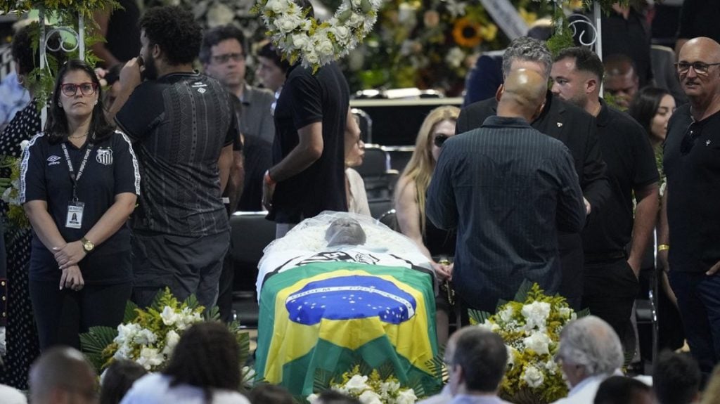 Brasil y el mundo le dieron el último adiós a la leyenda del fútbol, Pelé