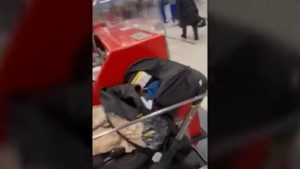 Padres abandonaron a su bebé en un aeropuerto para no pagar su boleto