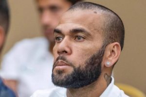 Dani Alves continuará en la cárcel, la corte rechaza la libertad bajo fianza