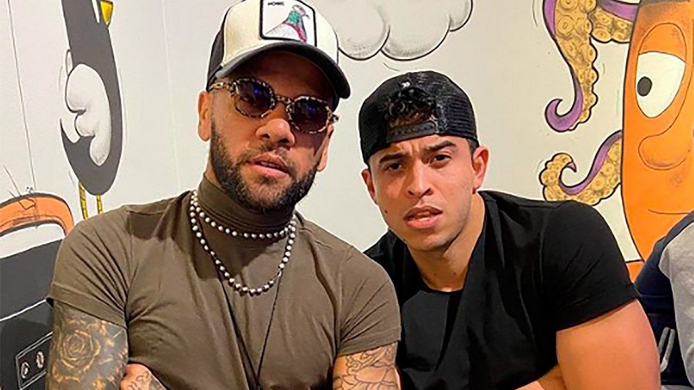 Amigo de Dani Alves chateó con la prima de la víctima: “Me habéis gustado”