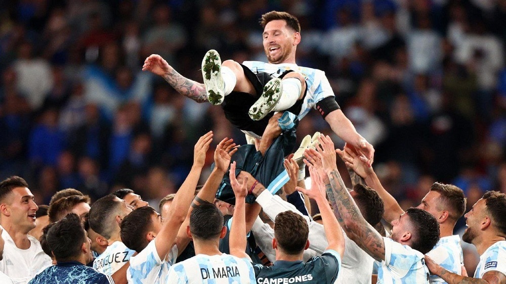 las ligas, Argentina demuestra porqué es la campeona del mundo y Messi llega a los 800 goles