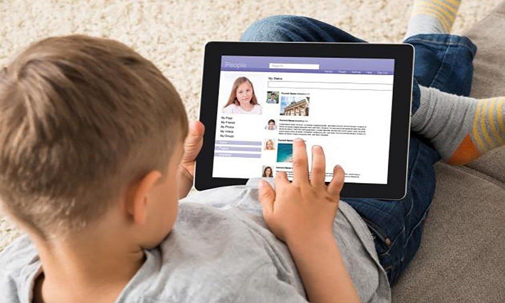 Menores necesitarán consentimiento de sus padres para tener acceso a redes sociales