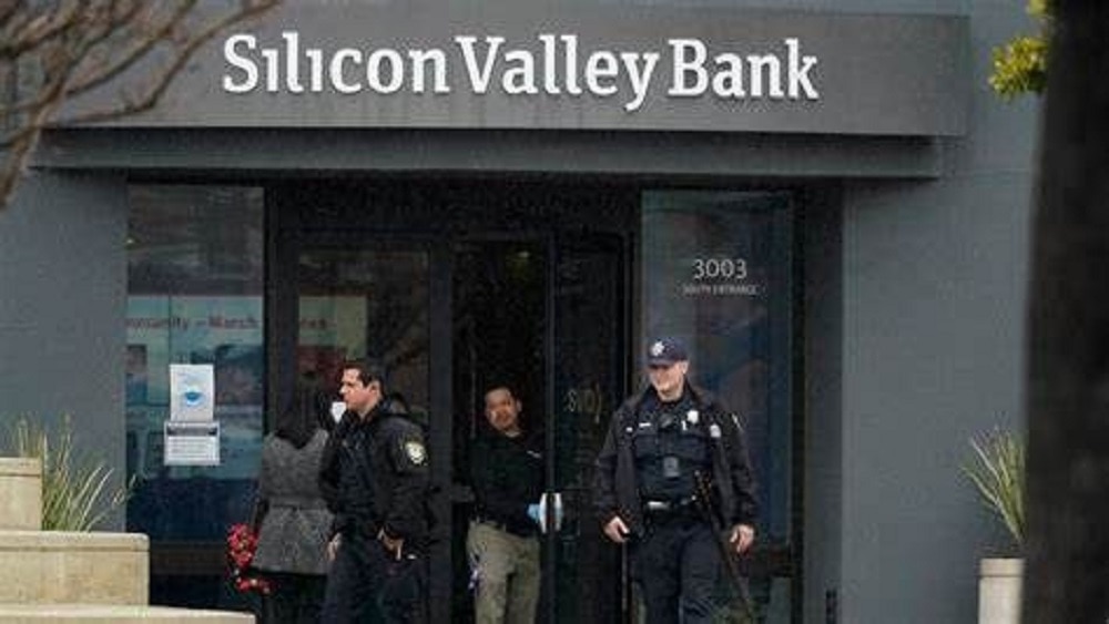 Biden insta a confiar en el sistema bancario tras colapso del Silicon Valley Bank por falta de capital