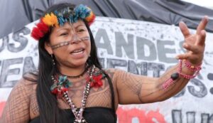 Indígena amazónica gana el Premio Ambiental Goldman tras ganar la batalla al gigante de la minería