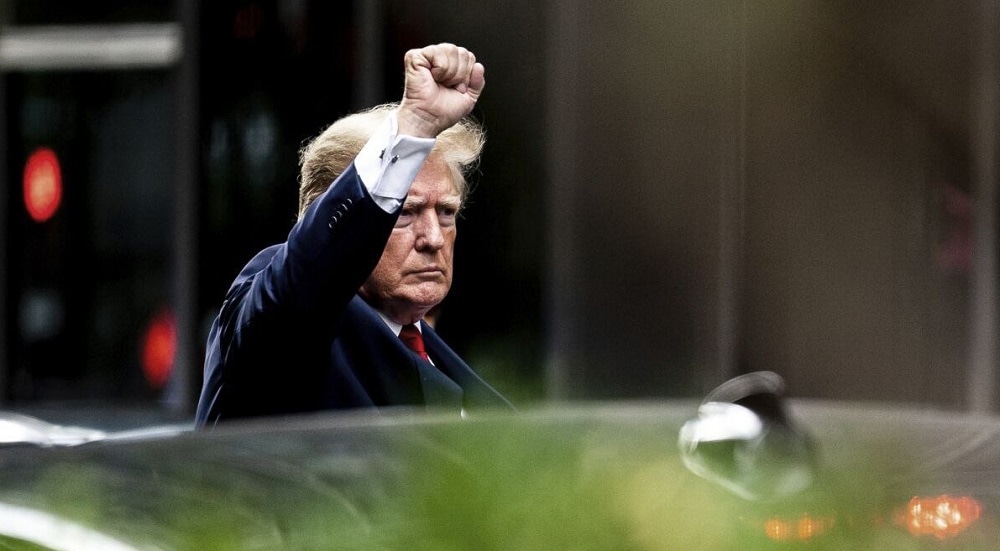 nominación a la, popularidad, Donald Trump llega a NY para comparecer ante el gran jurado