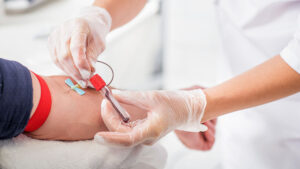 La FDA permitirá que homosexuales y bisexuales donen sangre