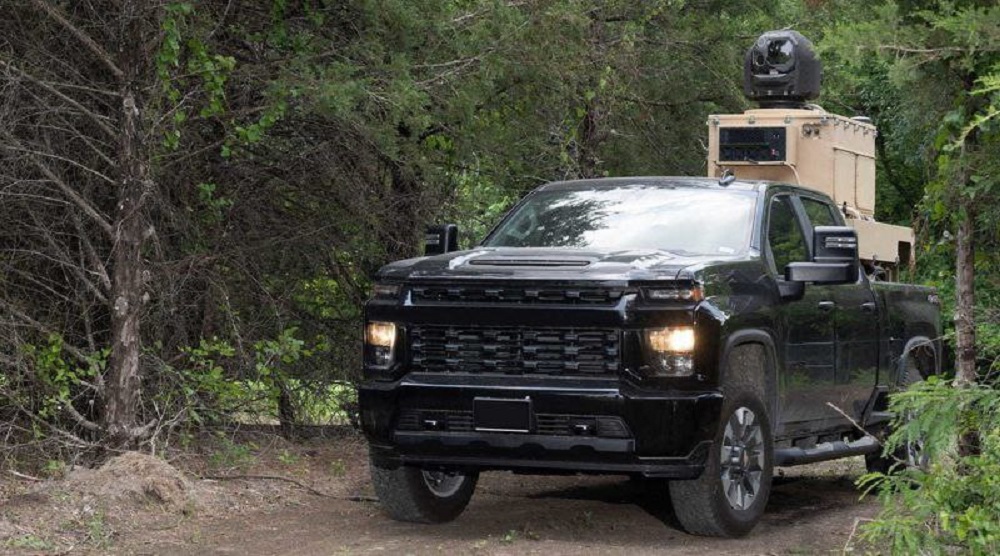 EEUU recibe moderno láser para derribar drones que cabe en un carro