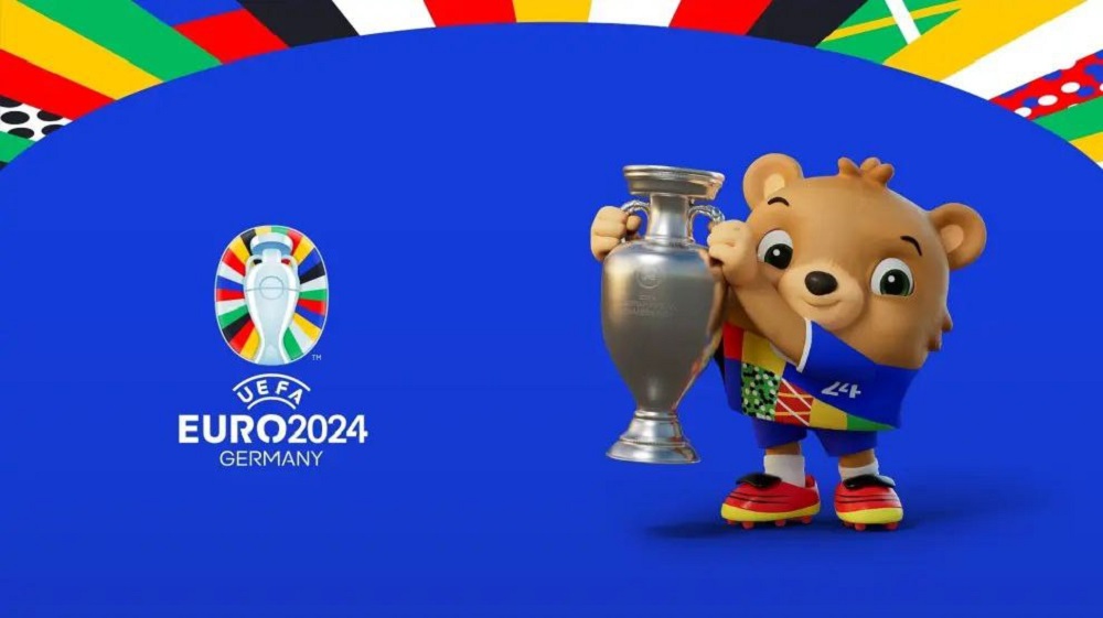 Eurocopa presenta su mascota: Un oso de peluche con botines de fútbol