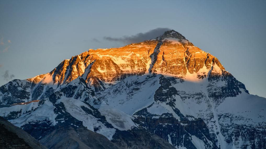 Muere una familia mexicana y un piloto en un accidente aéreo cerca del Everest