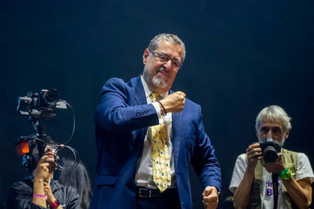 Bernardo Arévalo gana la presidencia de Guatemala
