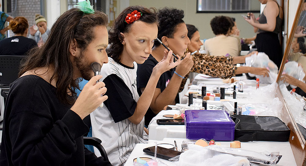 drag queen , Mexico , universidad , maquillaje
