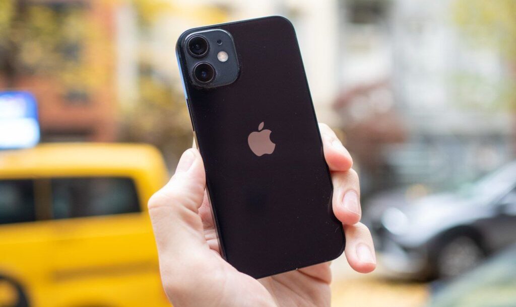 Francia prohíbe la venta del iPhone 12 por altas emisiones de radiactividad