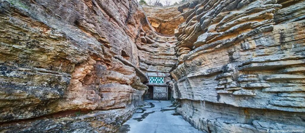 cueva microplásticos