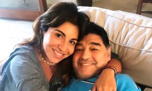 Hija de Maradona defiende la memoria de su padre tras críticas del expresidente Macri