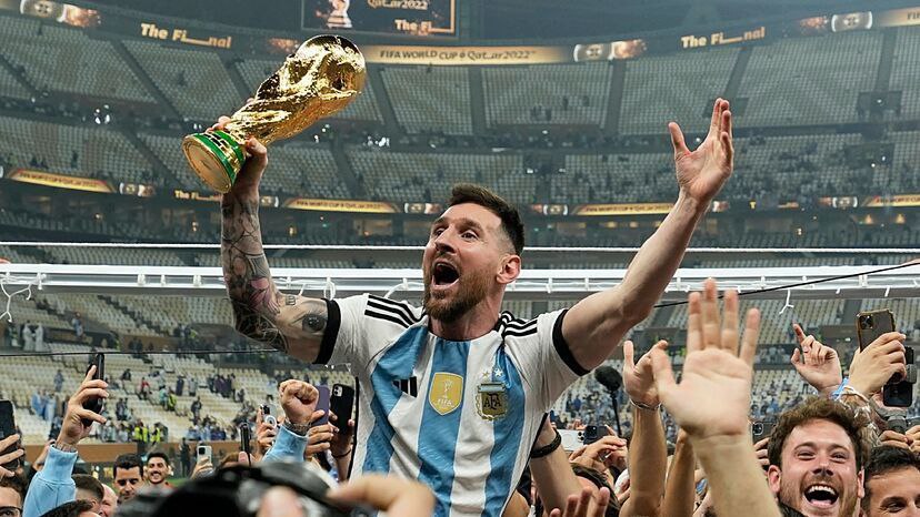 Subastarán camisetas que Messi usó en el Mundial Qatar 2022