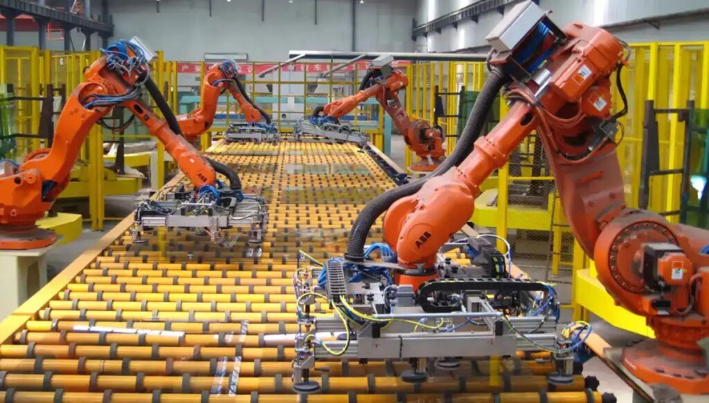 Robot confunde a un trabajador con una caja de verduras y lo aplasta hasta matarlo