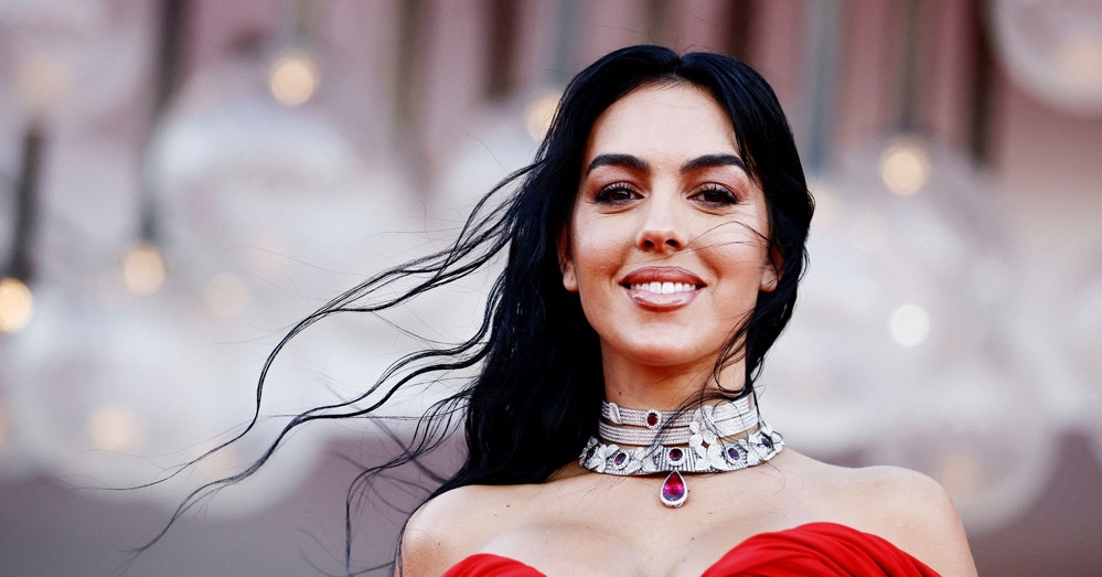 Georgina gana la lotería de Navidad en España