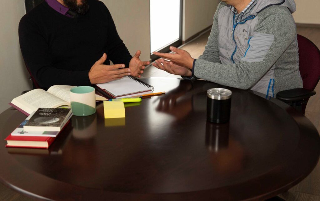 Hombre de 42 años recibirá pensión alimentaria de su padre para culminar sus estudios