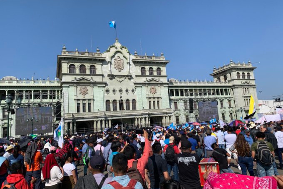 Congreso de Guatemala atrasa la toma de posesión de Bernardo Arévalo