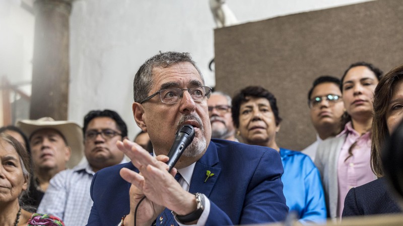 Corte Suprema suspende el partido de Bernardo Arévalo a unas horas de su posesión