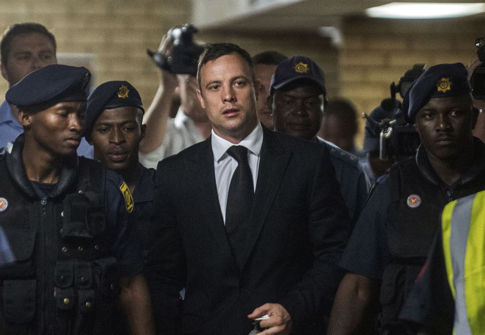 Oscar Pistorius, el atleta que mató a su novia, sale de prisión