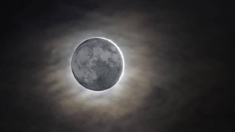 La primera una nueva del 2024, la Luna de Capricornio, se verá hoy en el cielo