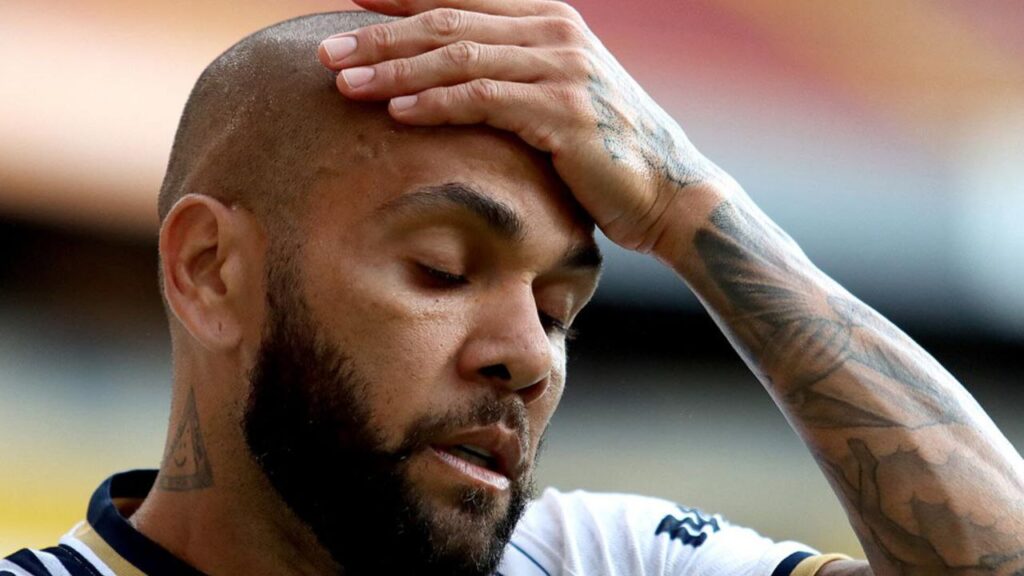 Activan protocolo antisuicidio mientras Dani Alves es condenado a cuatro años de cárcel