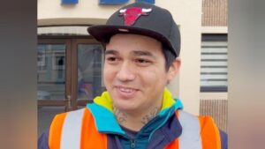 Recolector de basura devuelve 27 mil dólares que encontró y le llueven ayudas económicas