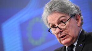 La UE exige explicaciones a ocho plataformas digitales sobre el uso de la IA