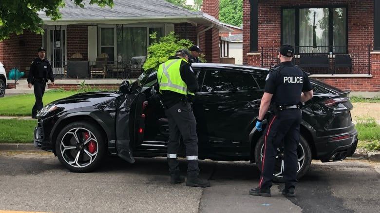 Policía de Canadá pide a los ciudadanos dejar las llaves en sus carros para facilitar los robos
