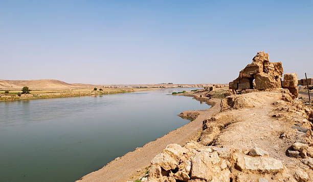 Tesoros, ruidos extraños y el fin del mundo: El río Éufrates está desapareciendo