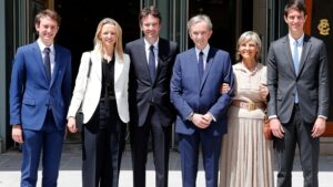 Bernard Arnault prepara a sus hijos para liderar el imperio de marcas de lujo de LVMH
