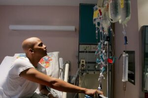 Aumento de cáncer en adultos jóvenes estaría relacionado con la edad biológica