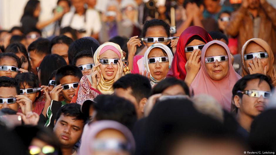 Ver el eclipse puede dañar la vista: Recomendaciones para que no se pierdan el fenómeno celestial