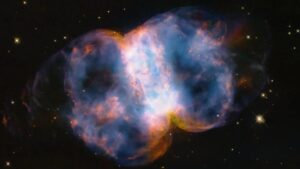La NASA conmemora el 34 aniversario del telescopio Hubble mostrando una imagen de una “mancuerna cósmica”