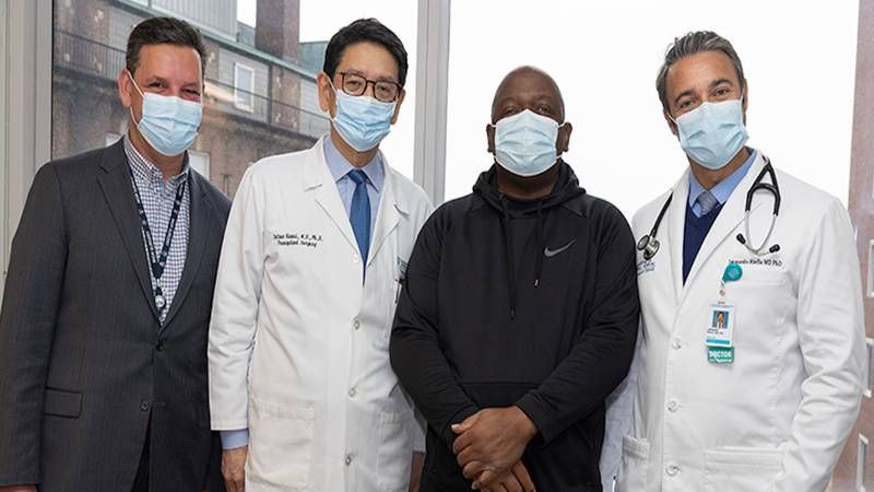 ¡EXITOSO! El primer paciente con un riñón de cerdo trasplantado abandona el hospital