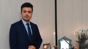 Mahmoud Mehrabi, el joven condenado en Irán por apoyar las protestas tras la muerte de Mahsa