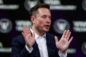 Elon Musk predice un futuro sin empleos debido a la Inteligencia Artificial