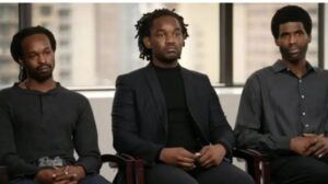 Pasajeros afroamericanos demandan a American Airlines por discriminación